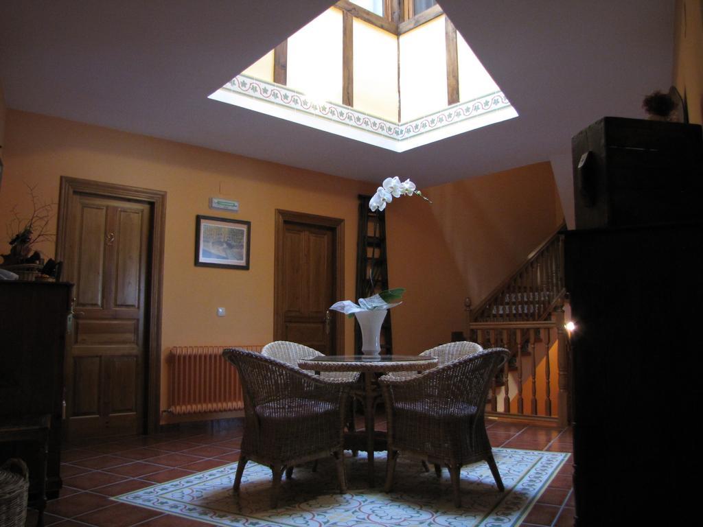 Hostal Rural Huartearena Iza Luaran gambar