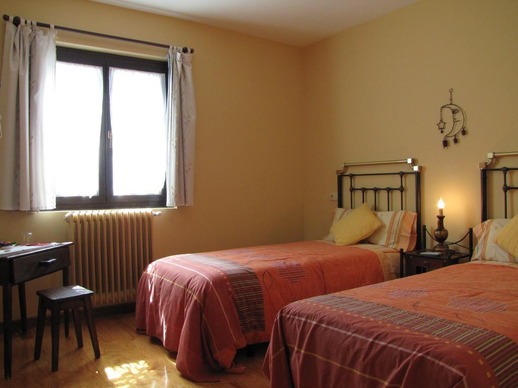 Hostal Rural Huartearena Iza Luaran gambar
