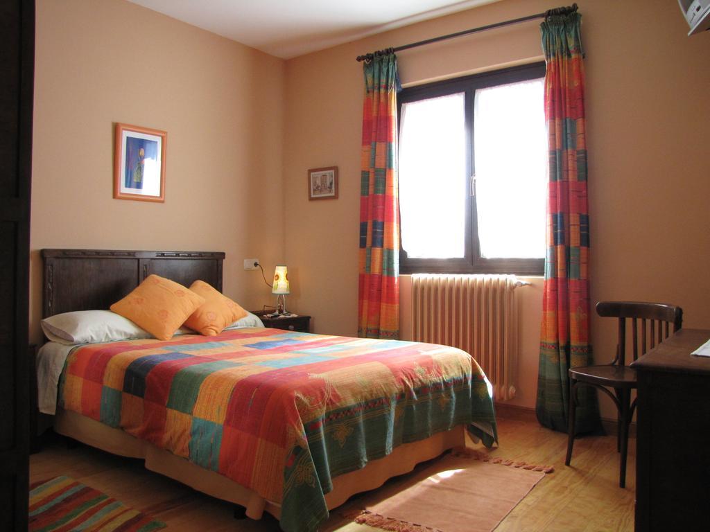 Hostal Rural Huartearena Iza Luaran gambar