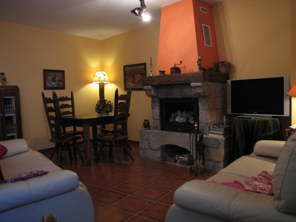 Hostal Rural Huartearena Iza Luaran gambar