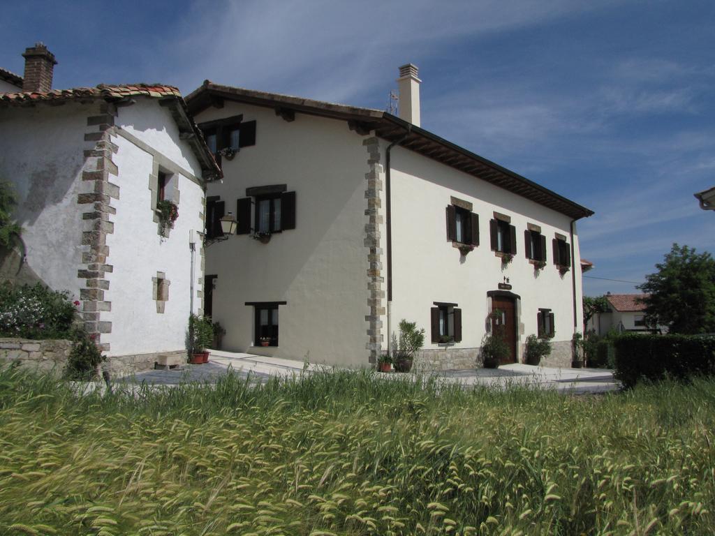 Hostal Rural Huartearena Iza Luaran gambar